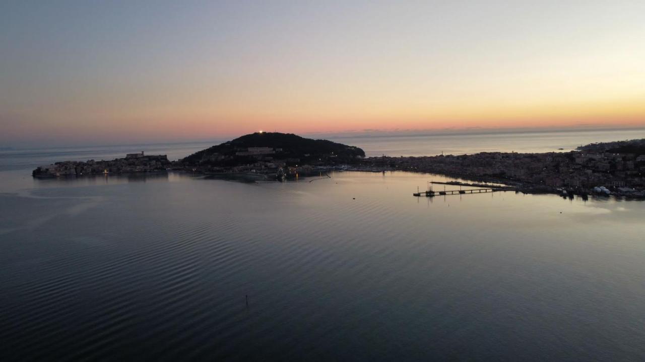 Brezza Di Mare Gaeta B&B Exterior foto